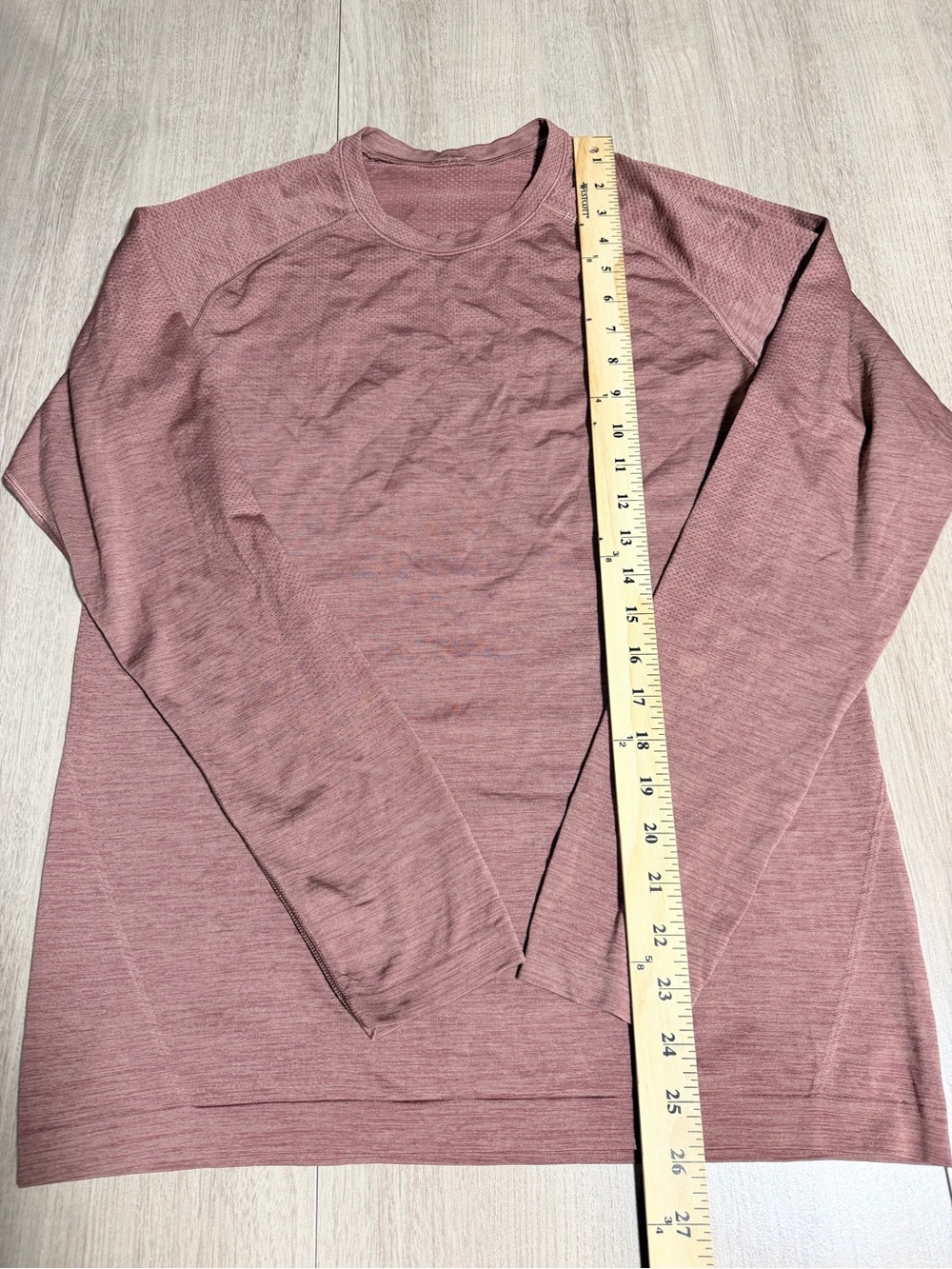 lululemon athletica Men's Long-Sleeve Crew in Mauve